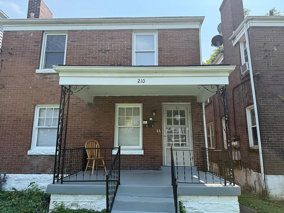 210 W Collins Ct #2