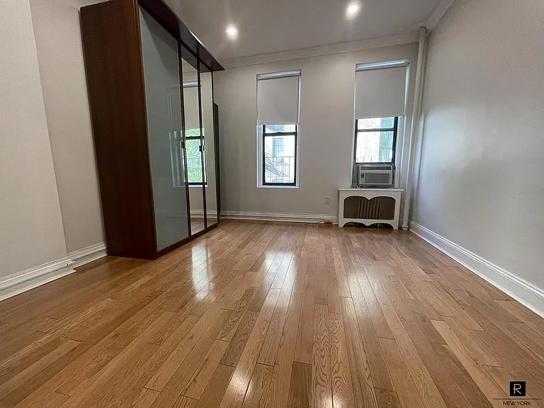 325 E 90th St #3RE — Photo 9