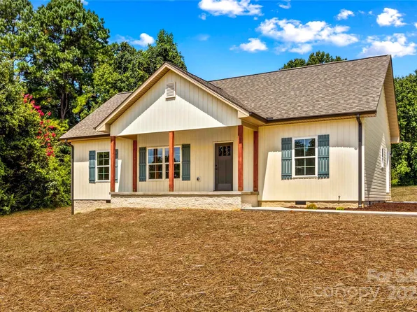121 Jenkins Rd, Statesville, NC 28625