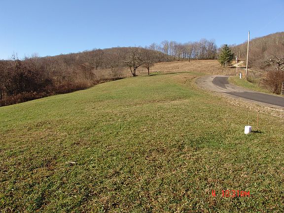 4th image of 472 Shady Mountain Ln