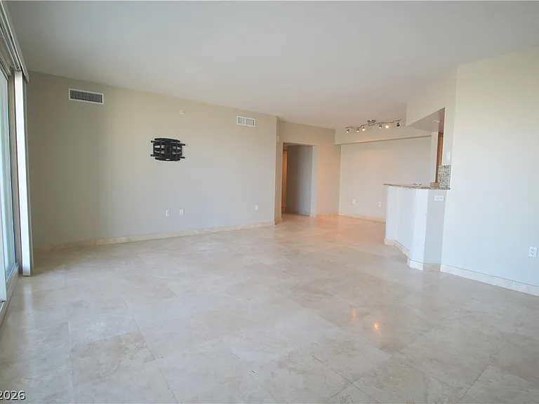 2777 Paradise Rd #708 — Photo 4