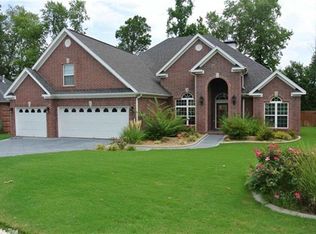 127 Mountain Valley Dr, Maumelle, AR 72113