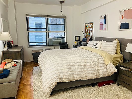 3rd image of 140 E 56th St APT 10H