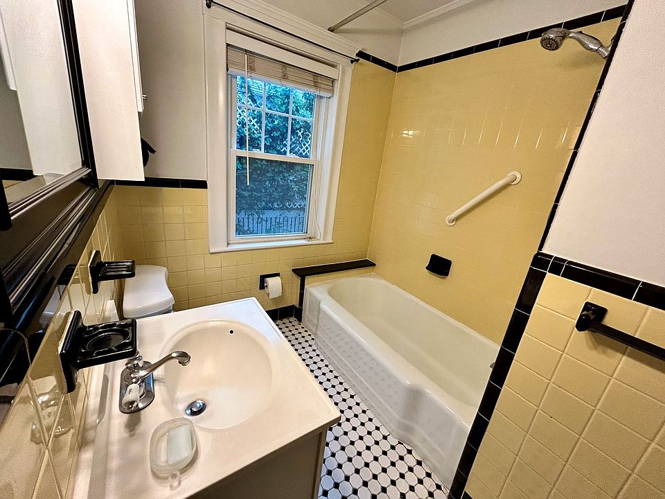 1st image of 309 Waverley Ave #1