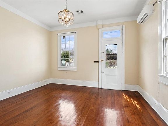 2nd image of 8314 Willow St