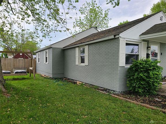 2nd image of 403 W 1st St