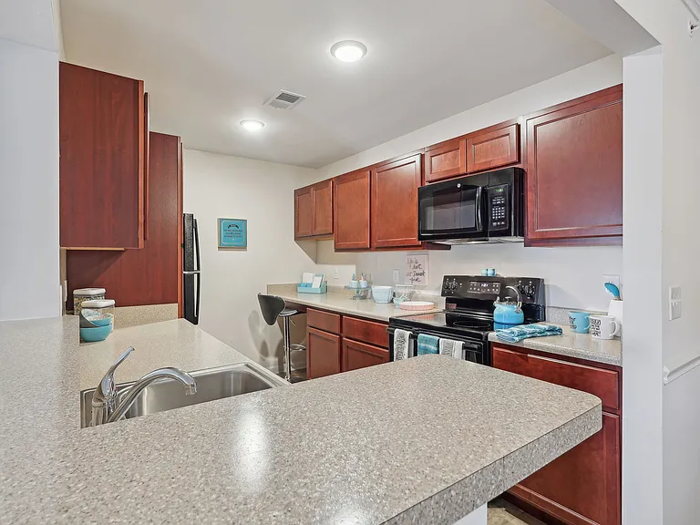 Nicholas Place Apartments — Photo 60