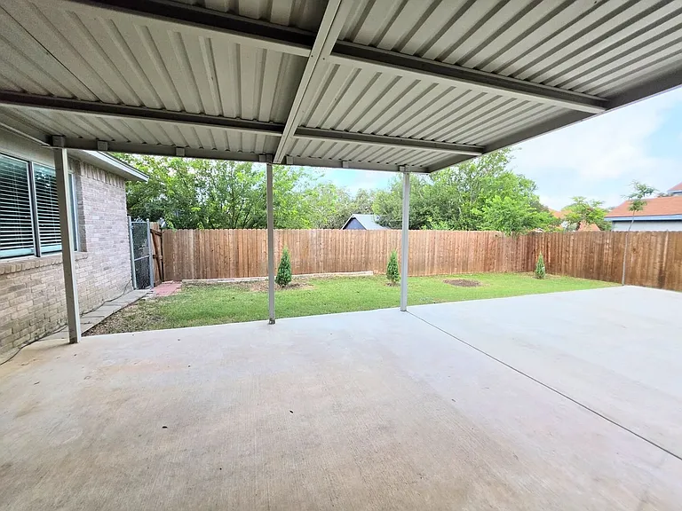 11643 Creston St — Photo 14
