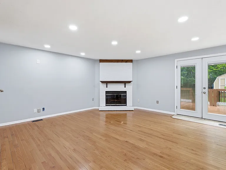 57 Shrewsbury Ct — Photo 11