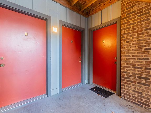 2nd image of 835 Claytor Sq #835