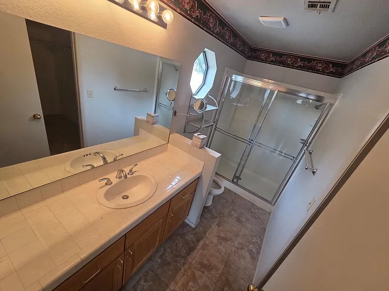 2424 Chatfield Dr — Photo 10