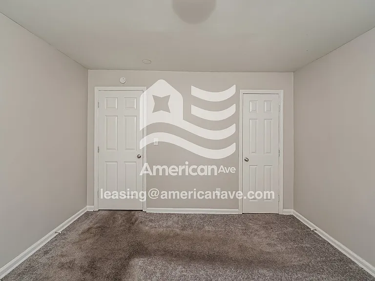1095453_007_main_bedroom_8.jpg