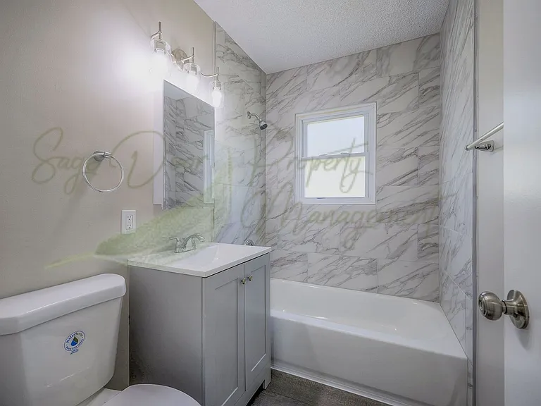 634 Thornton St — Photo 12