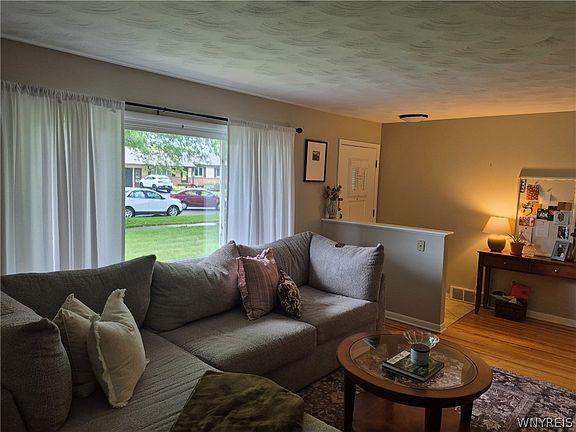 5th image of 66 Landau Dr