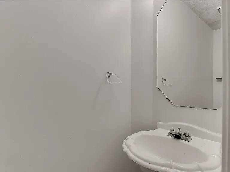 8313 Columbia Falls Dr — Photo 10