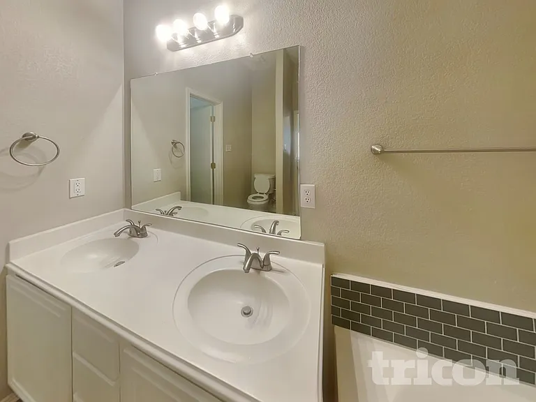 2520 Ensenada Ln — Photo 10