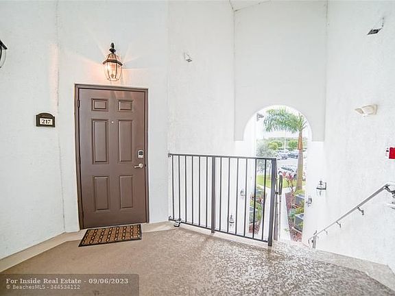 3rd image of 10630 NW 88th St APT 217