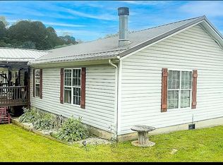 913 Johnson St, Oak Hill, WV 25901