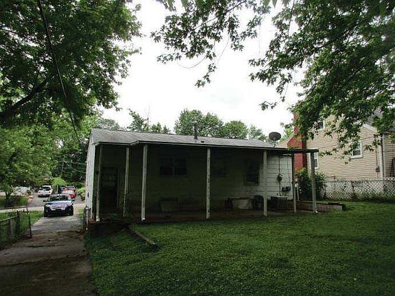 2nd image of 9425 Romaine Ave