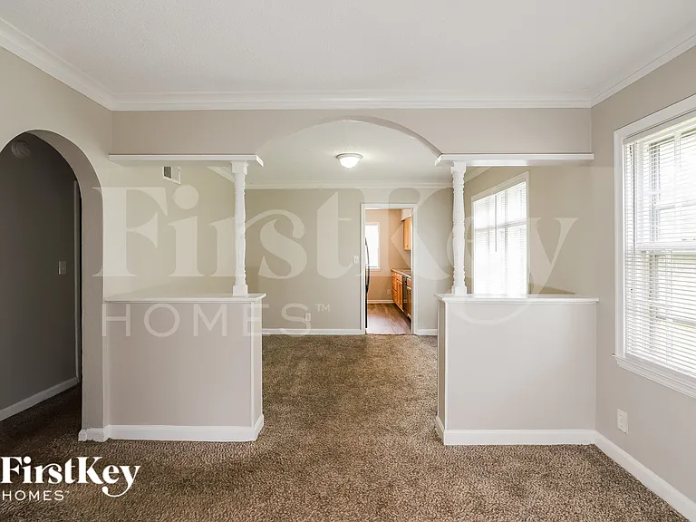 9005 E 68th Ter — Photo 5