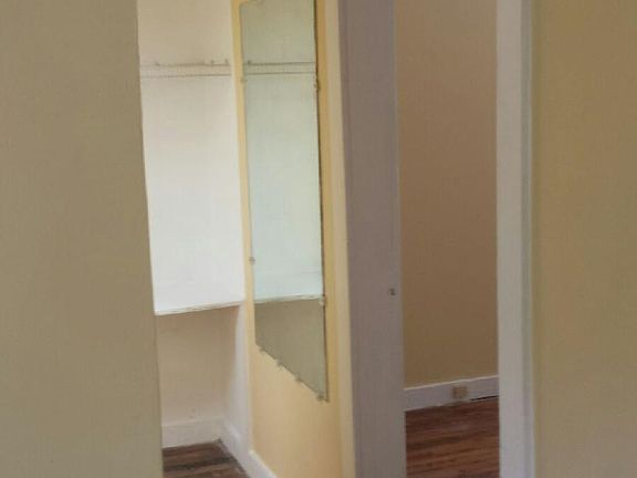 3rd image of 239 Hawthorne Ave