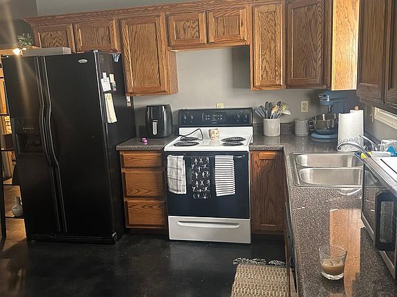 5th image of 405 Perch Ave #405
