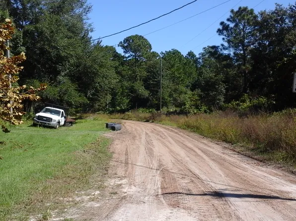 111 Mullet Dr, Palatka, FL 32177