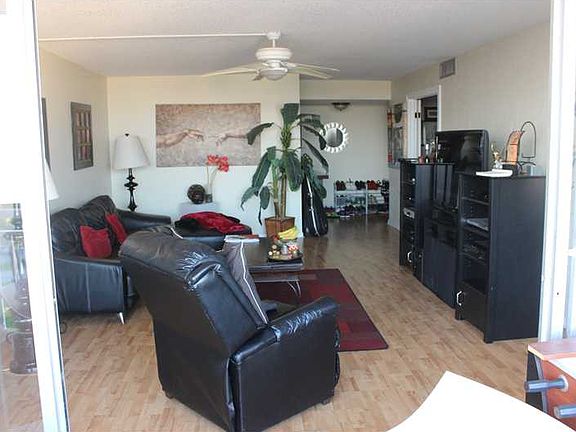 4th image of 18041 Biscayne Blvd APT 701-4