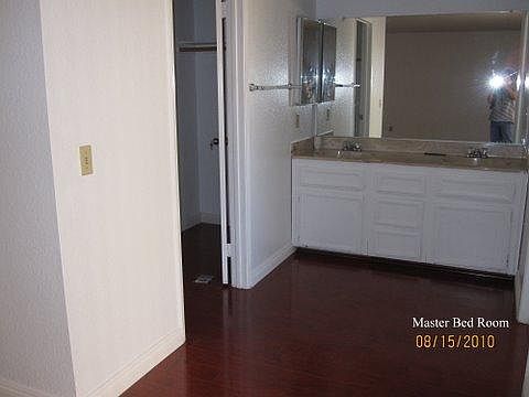 2nd image of 15064 Dakota St