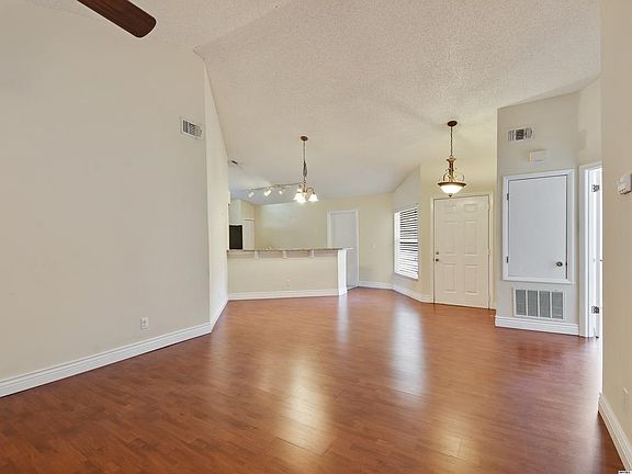 4th image of 7765 Fox Knoll Pl