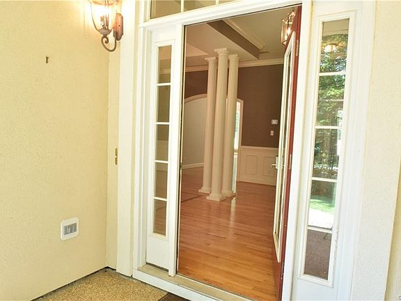 4th image of 15542 Chesdin Landing Ct