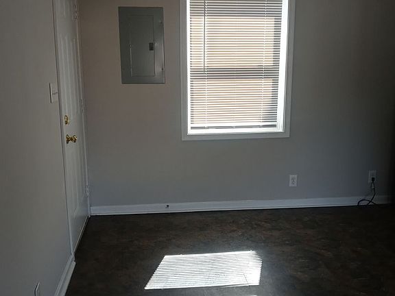 3rd image of 1250C Baugh St