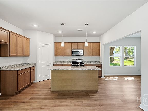 4th image of 134 Teal Trail NE