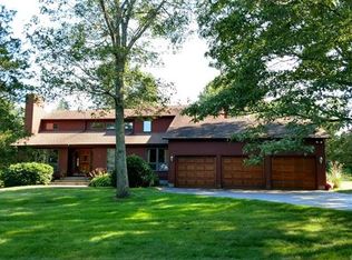 6 Village Dr, East Lyme, CT 06333
