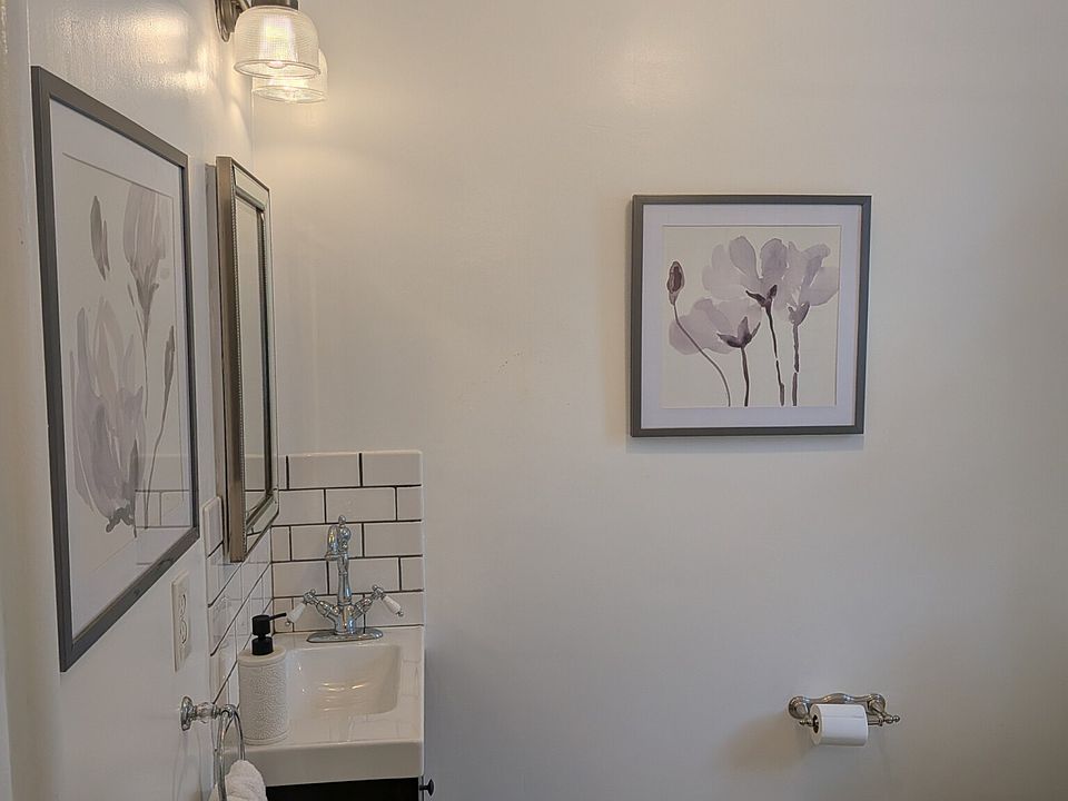 1st image of 82 Gladstone St #1