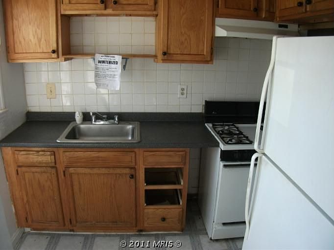 1st image of 3918 25th Ave