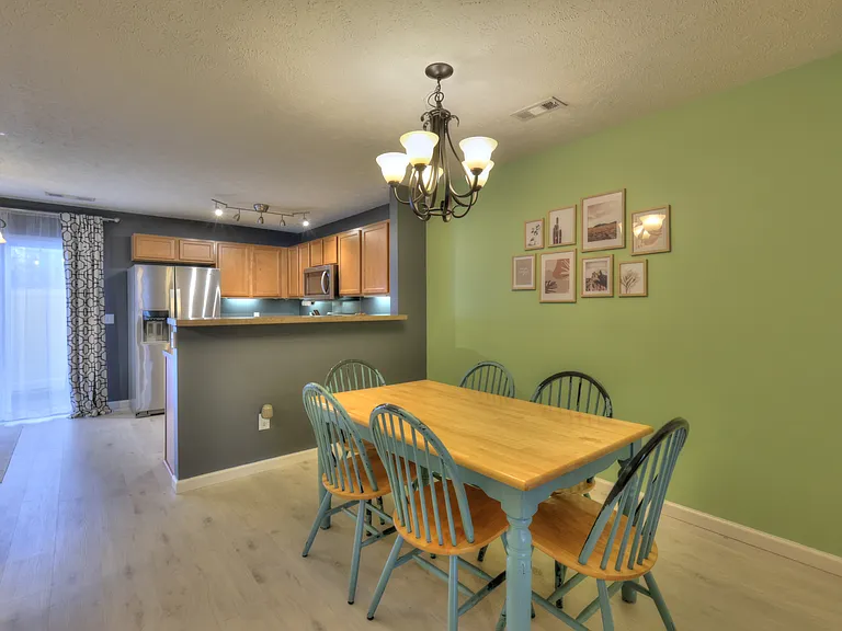 589 Bradburn Village Cir — Photo 9
