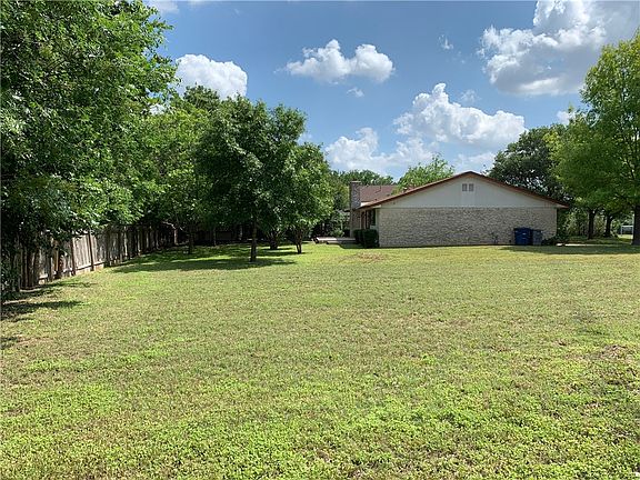 3rd image of 12303 Willow Wild Dr