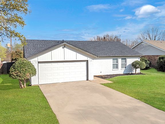 2nd image of 6221 Maple Springs Dr