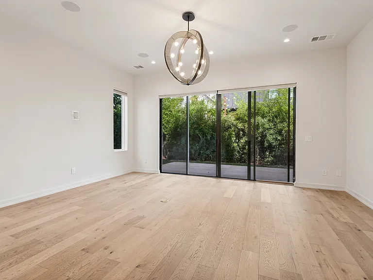 4719 Belmont Ave — Photo 9