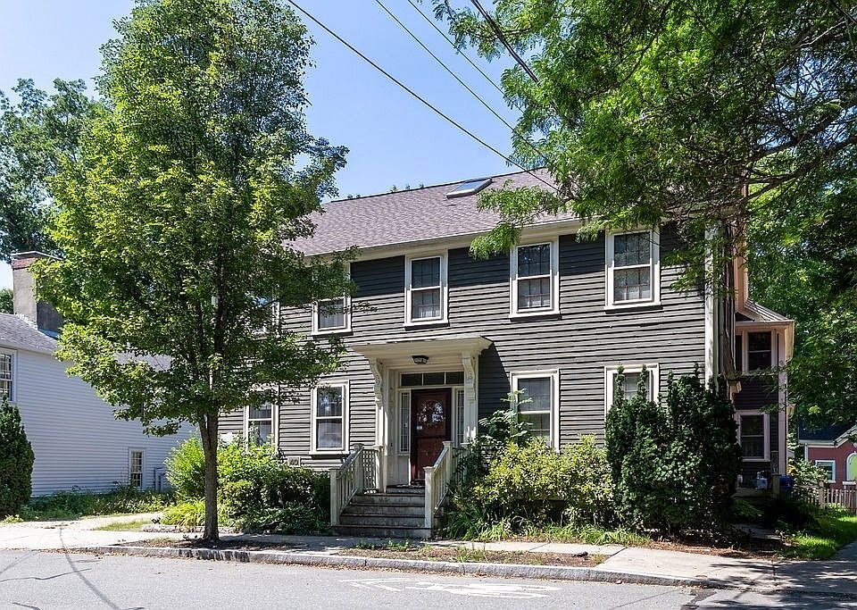 1st image of 40 N Main St #3
