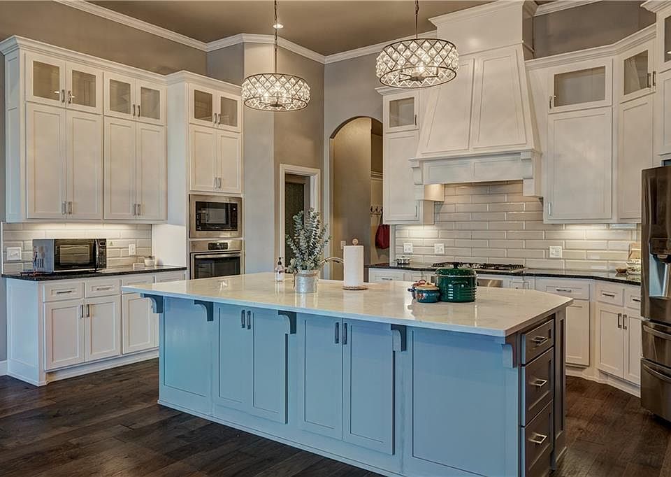 1st image of 3024 Warwick Pl