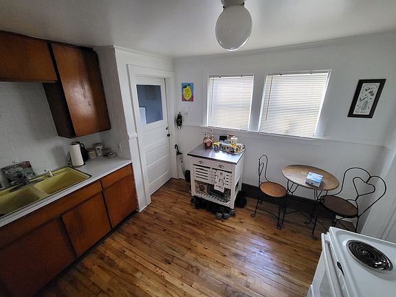 3rd image of 519 N 2nd Ave