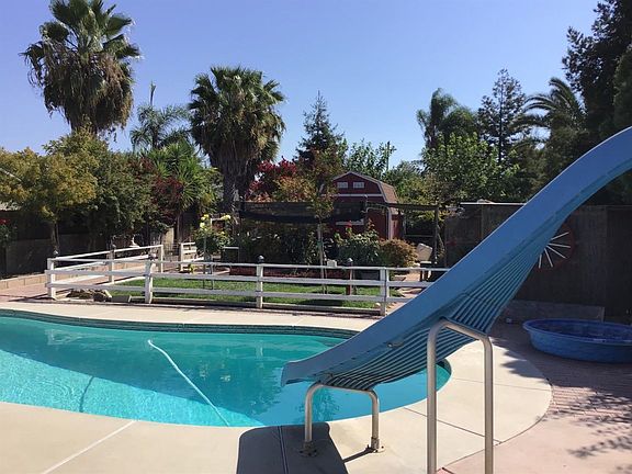 3rd image of 5666 Rose Brook Dr