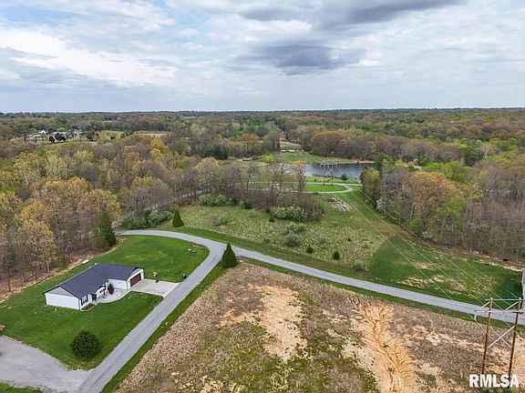 4th image of 29 Castle Oaks Rd