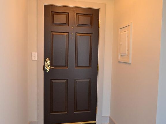 3rd image of 2200 Victory Pkwy Unit 2204