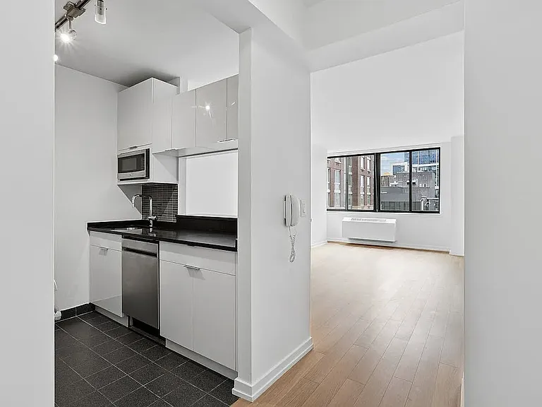 75 W End Ave #S16J — Photo 5