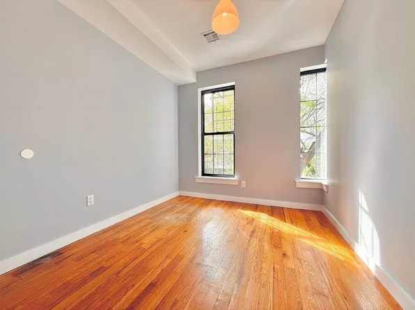 1247 Jefferson Avenue 3 image 8 of 9