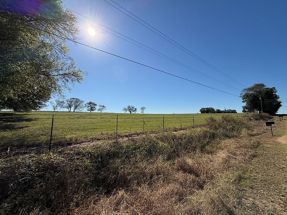 2nd image of 2 Hill Top Rd