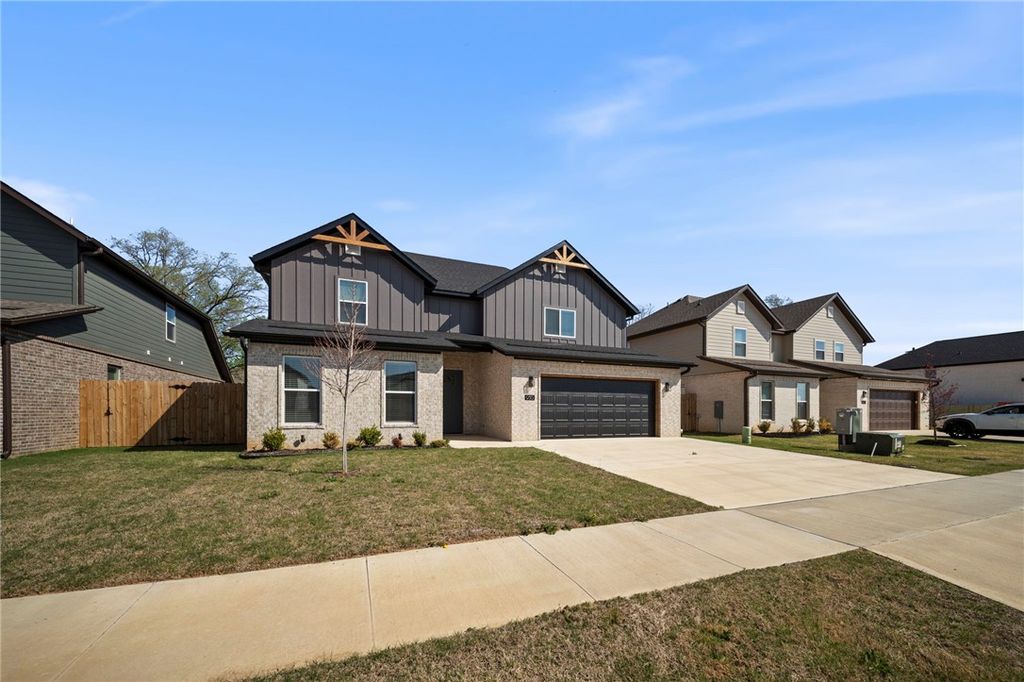 930 Moksha St, Centerton, AR - View 3